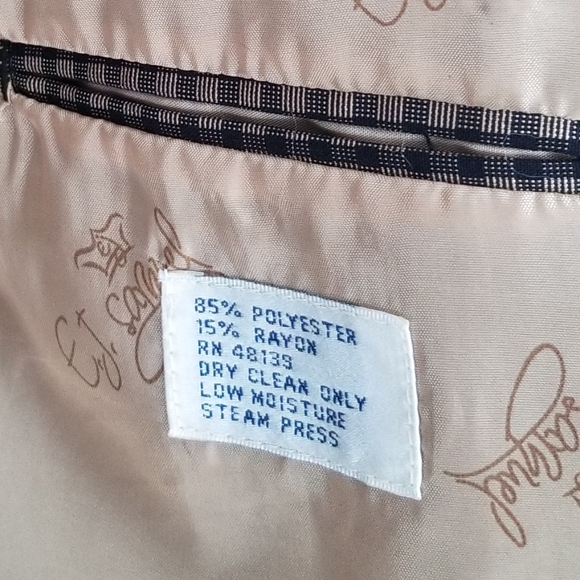 [E. J. SAMUEL] Fancy 3-Piece Check Suit with Silk Handkerchief in Pocket - Picture 10 of 12